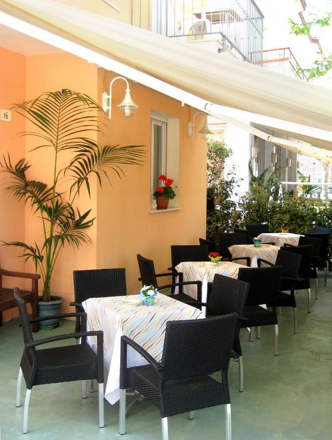 Hotel Silvana Cattolica Exteriér fotografie
